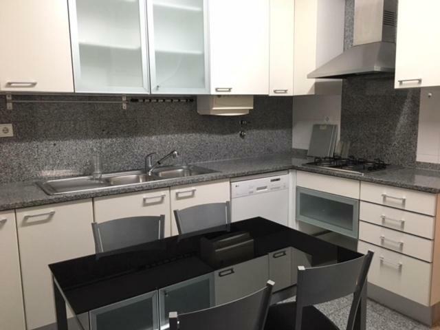 Apartamento Novo Muito Confortavel Com Vista Rio Algés Eksteriør billede