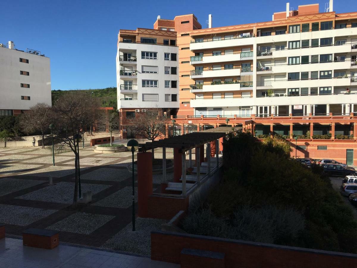 Apartamento Novo Muito Confortavel Com Vista Rio Algés Eksteriør billede